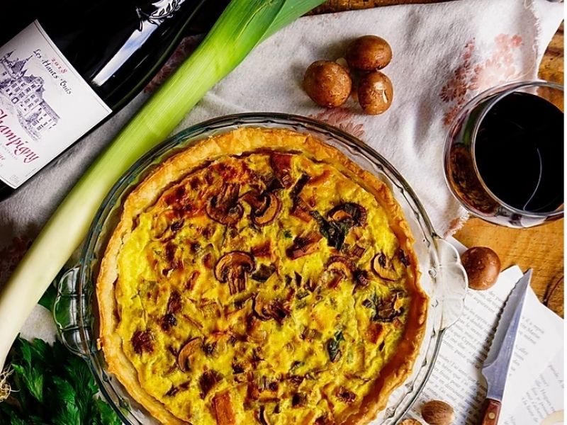 Quiche aux poireaux, champignons et tofu fumé